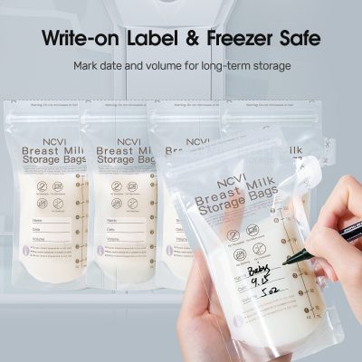 Breast milk storage bags with write-on labels, ideal for long-term freezer storage, featuring temperature indicators, with customizable name, date, and volume information.