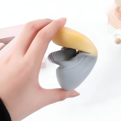 Silikon facial cleansing brush, spa skincare tool for deep pore cleansing, exfoliation, and gentle massage to improve skin texture and brightness. Ideal for at-home beauty routines and facial care.