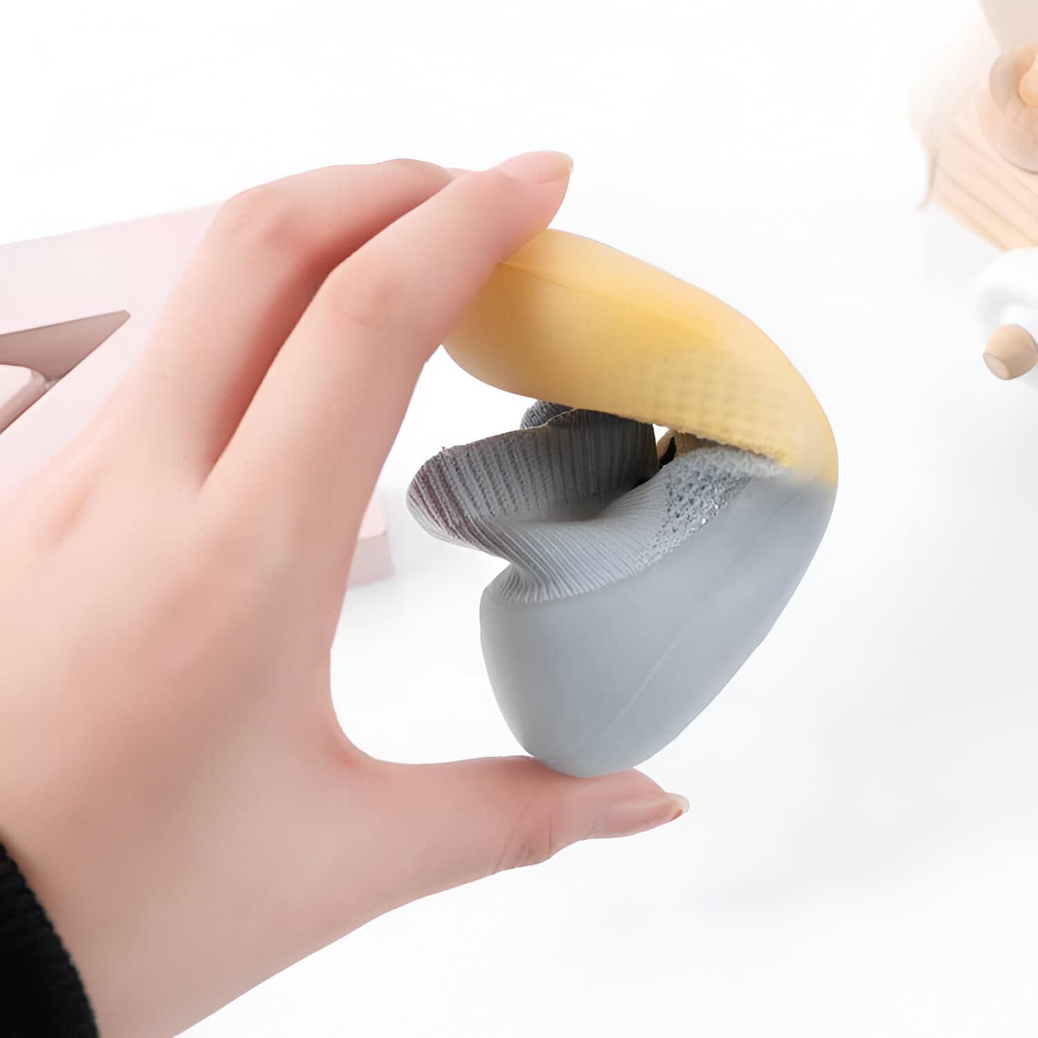 Silikon facial cleansing brush, spa skincare tool for deep pore cleansing, exfoliation, and gentle massage to improve skin texture and brightness. Ideal for at-home beauty routines and facial care.