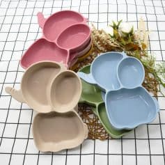 Colorful bear-shaped silicone lunch boxes ideal for kids' meal storage.