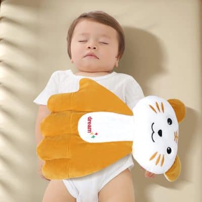 Soft plush dream pillow for children, featuring adorable tiger design and comforting weight for better sleep and relaxation. Perfect for kids' bedrooms and nap time.