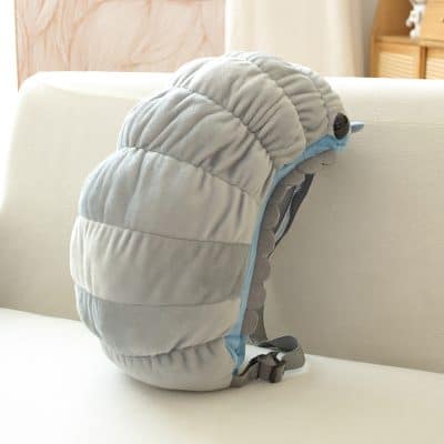 Soft plush backpack shaped like a caterpillar, children's school bag, cute and cozy design for kids, ideal for preschoolers and early school age, colorful and comfortable for everyday use.