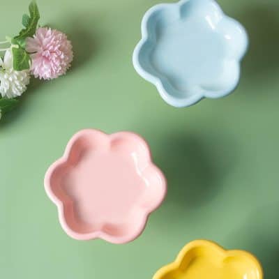 Flower-shaped ceramic bowls for skincare, Monalisa Store, colorful cosmetic accessories, aesthetic beauty supplies, pastel skincare bowls for face masks.