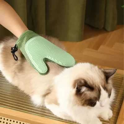 Soft Pet Grooming Brush for Cats and Dogs - Comfortable Rubber Bristles, Non-slip Handle, Efficient Hair Removal, Gentle on Skin, Ideal for Small and Large Pets.