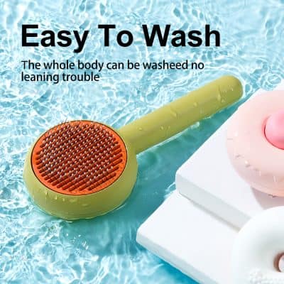 Bright green body brush with silicone massage head for relaxing, easy-to-wash skincare routine, ideal for exfoliating and improving skin texture. Perfect for SPA and beauty treatments available at Monalisa Store.