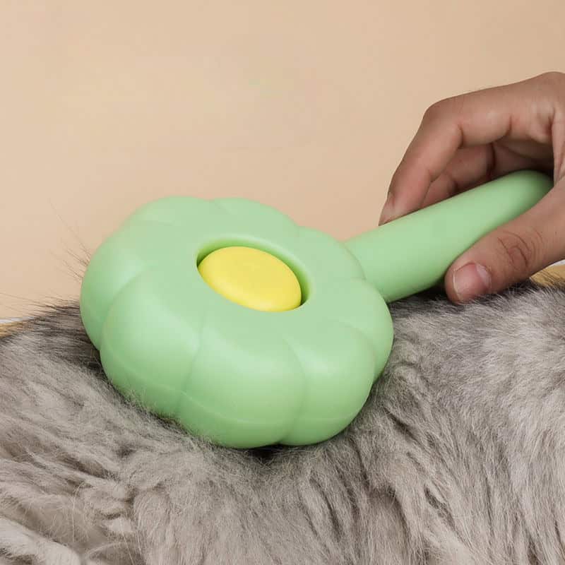 Soft pet grooming brush for cats and dogs, ergonomic design, gentle and effective cleaning, easy to hold, made of safe silicone material.
