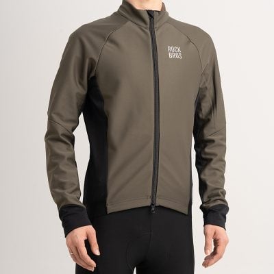 Men's athletic softshell jacket for sports and outdoor activities, featuring a sleek design and comfortable fit. Perfect for active lifestyles and outdoor adventures.