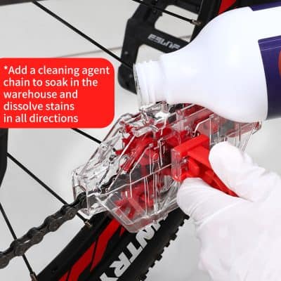Adding cleaning agent chain to soak in the warehouse and dissolve stains in all directions.