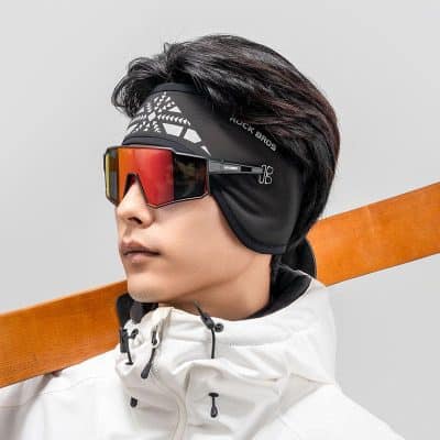 High-performance sports sunglasses with wrap-around design, ideal for outdoor activities and vision protection. Stylish and durable eyewear perfect for athletes and sports enthusiasts.