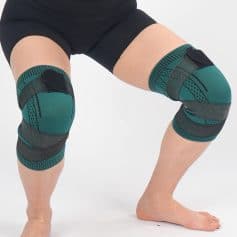 Flexible knee brace with adjustable straps for support and pain relief, ideal for sports injuries and joint stability.