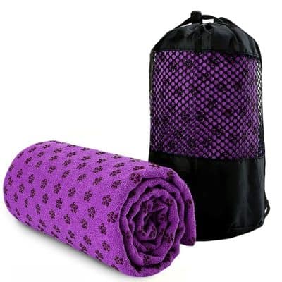 Stress relief hand towel with massage balls in a portable carrying bag, perfect for relaxation and wellness. Ideal for spa, physiotherapy, or personal use, offering comfort and convenience.