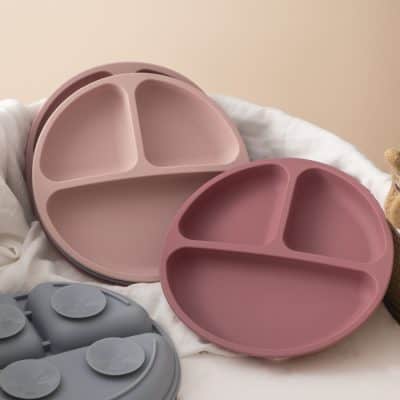 Silicone food divided plates, eco-friendly child snack trays, BPA-free baby dishware, microwave safe kids mealtime accessories from Monalisa Store.