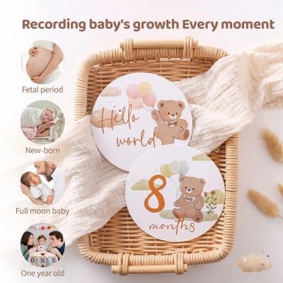 Cute baby milestone cards with bear illustrations for documenting baby's growth and special moments. Perfect for baby showers and nursery decor. Features milestones like