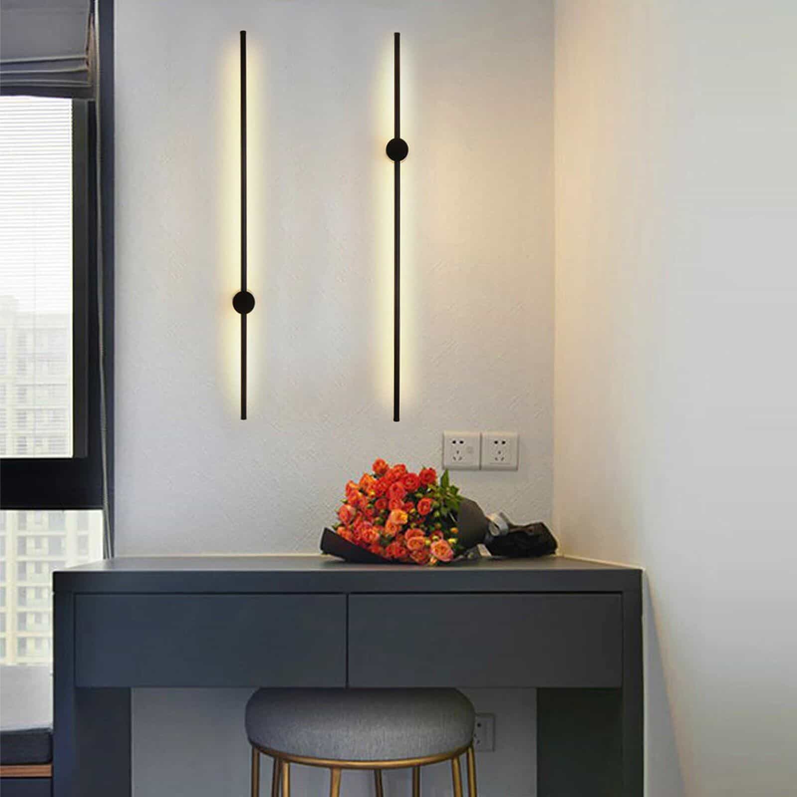 Sleek Modern LED Wall Sconce - Image 3