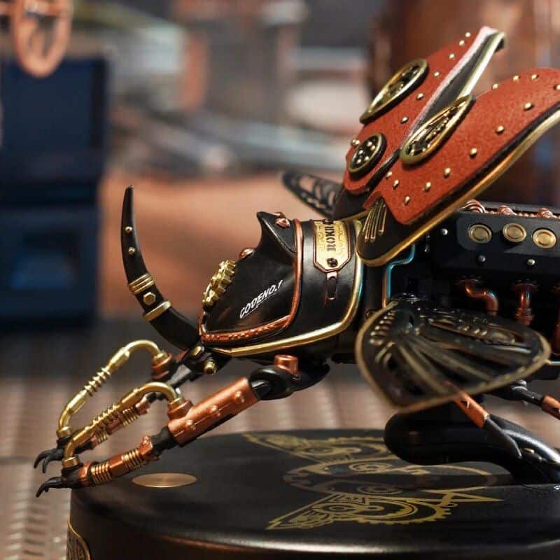 Detailed steampunk glasses with metal gears and leather accents, perfect for accessory enthusiasts and cosplay fans. Enhance your style with unique, vintage-inspired eyewear.