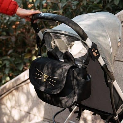 Optical and UV protective baby stroller with a convenient storage bag, perfect for outings. Durable design, comfortable for baby, easy to maneuver, ideal for urban parents seeking quality and style.