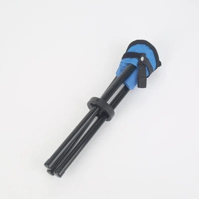 Lightweight, compact eyeglass cleaning tool with microfiber cloth and telescoping handle for convenient lens cleaning. Ideal for maintaining clear vision on the go.