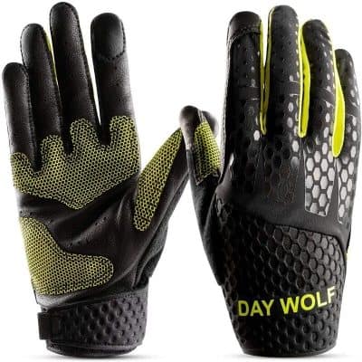 High-quality athletic and goalkeeper gloves with breathable, durable material ideal for sports. Designed for optimal grip and comfort during active sports and training sessions.