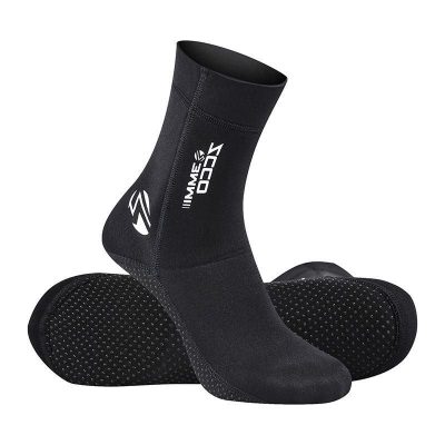 High-performance compression sports socks for athletes and active lifestyles. Perfect for running, cycling, and fitness training, providing support and comfort for optimal performance.
