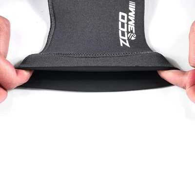 Comfortable black eyewear case for glasses and sunglasses, designed for easy storage and protection. Perfect for optical products at Monalisa Medical Store.