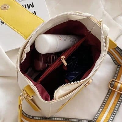 Compact eye care kit for women and men with glasses, contact lenses, and accessories. Stylish, travel-friendly, organized storage for eye essentials. Perfect for daily use or travel.