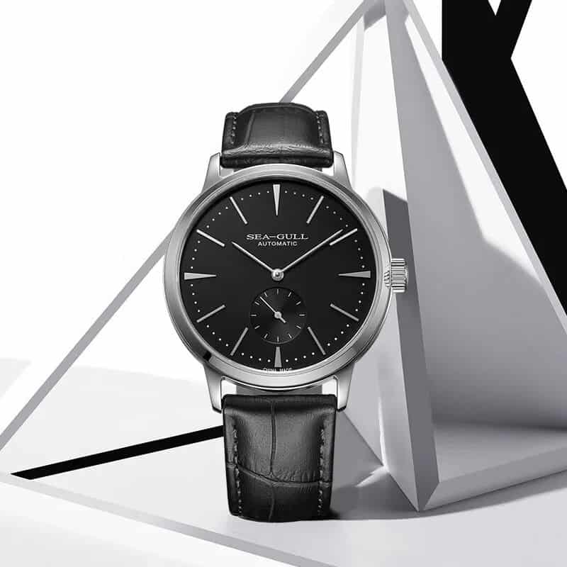 High-quality black leather strap, automatic movement, and sophisticated design perfect for men’s fashion and timepiece collection.