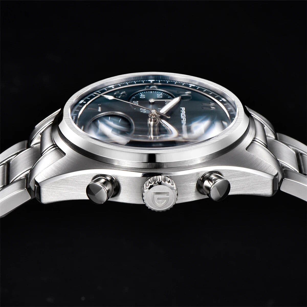 High-quality men’s luxury wristwatch with chronograph and stainless steel bracelet, ideal for sophisticated style and accurate timekeeping.