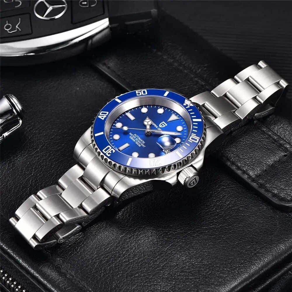 High-quality luxury dive watch with a striking blue dial and stainless steel band, perfect for watch enthusiasts. Shop the latest in premium watches at Monalisa Store.