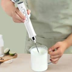 Handheld milk frother for coffee and beverages, perfect for making frothy drinks, smoothies, and milkshakes with ease. Compact, ergonomic design for quick and efficient blending.