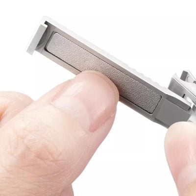 High-quality men's safety razor for a smooth shave, featuring a sleek design and durable blades for a close, comfortable shave. Perfect for grooming routine at Monalisa Store.