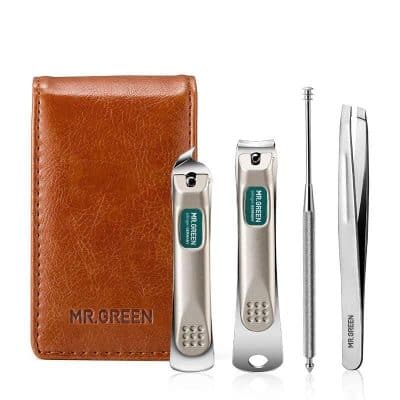High-quality Mr. Green microdermabrasion tools for skin rejuvenation, include diamond tip and vacuum therapy devices, with a leather carry case for professional skincare treatments.