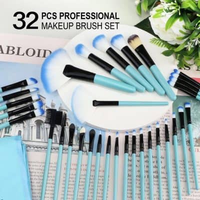 High-quality professional 32-piece makeup brush set with soft bristles and stylish handles, ideal for cosmetics application. Perfect for salons, makeup artists, and personal use at Monalisa Store.