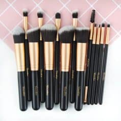 High-quality makeup brushes for beauty professionals and enthusiasts, ideal for precise application of foundation, eyeshadow, and blush. Durable, soft bristles with elegant black and gold handles.