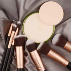 High-quality cosmetic makeup brushes for flawless application, available at Monalisa Store. Perfect for professional and everyday makeup routines.