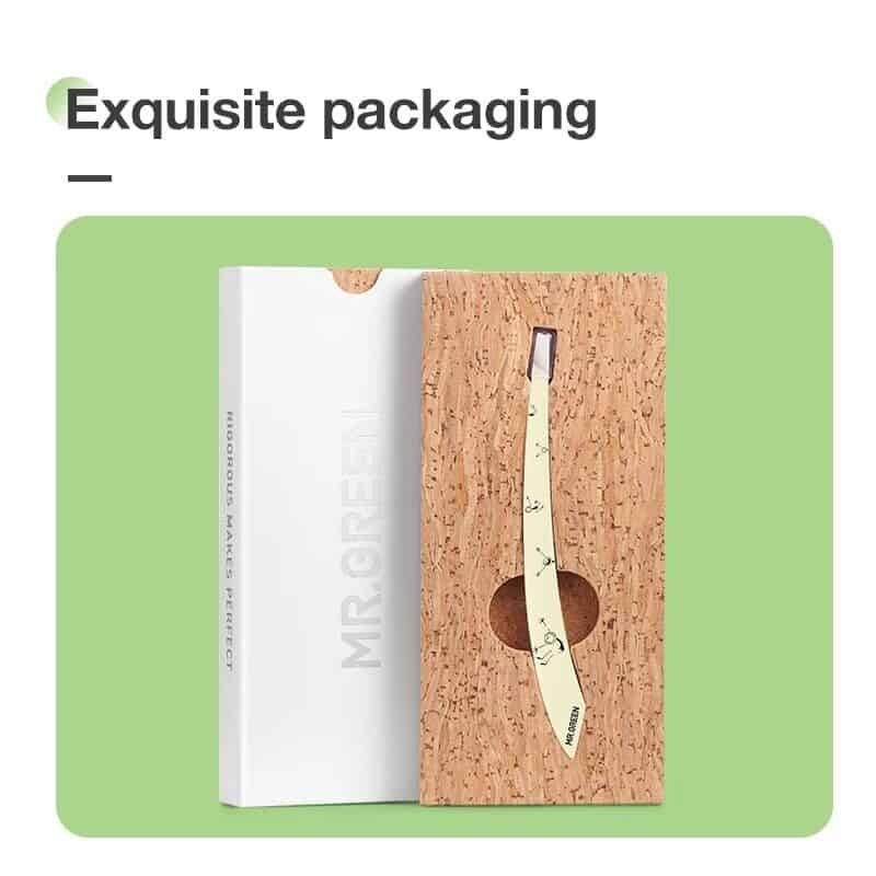 High-quality optometry packaging with stylish wooden box and branded design, perfect for storing eyewear and optical accessories. Ideal for premium optometry retail and eye care product presentation.