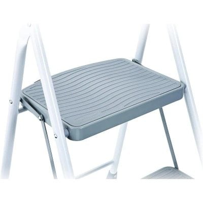 Sturdy metal step ladder featuring a slip-resistant platform for safe, stable access to high areas, ideal for medical and home use.