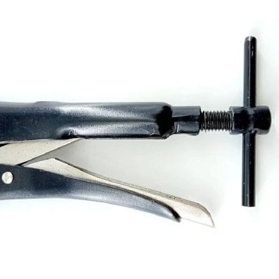 High-quality medical syringe clamp for precise eye care and ophthalmology procedures. Durable, reliable, essential for optometry clinics and eye surgeries.