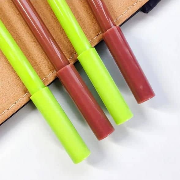 Vibrant green and red highlighters perfect for highlighting texts, study, and office work. Available at Monalisa Store for quality and reliable stationery.