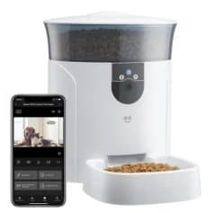Smart pet feeder with camera and app control for automatic pet food delivery. Keeps pets fed and monitored, ideal for busy pet owners. Compatible with smartphones for remote feeding.