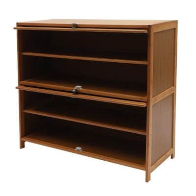 High-quality wooden display shelf for optical stores, perfect for showcasing glasses and eyewear, enhancing store organization and customer experience.