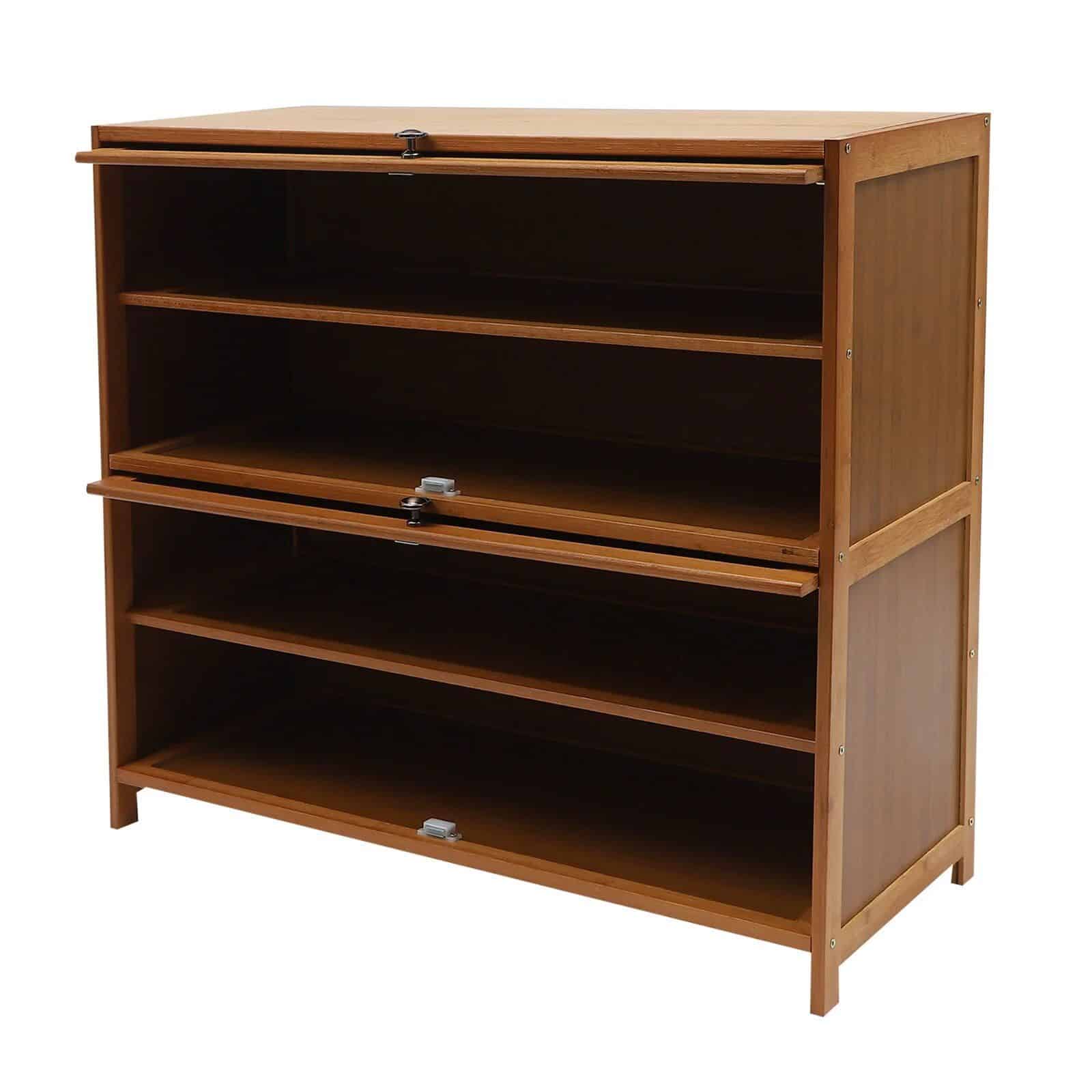 High-quality wooden display shelf for optical stores, perfect for showcasing glasses and eyewear, enhancing store organization and customer experience.