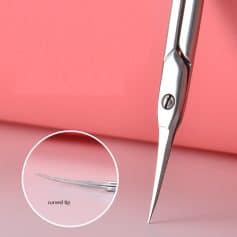 Highly precise tweezers with curved tip for eyelash extension application, ideal for professional beauty salons. Crafted from high-quality stainless steel for durability and accuracy.