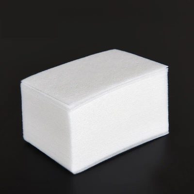 Clean, soft cotton swabs ideal for eye and facial skincare routines, makeup application, and delicate medical procedures. Crafted for precision and hygiene, perfect for professional optometry and beauty needs.