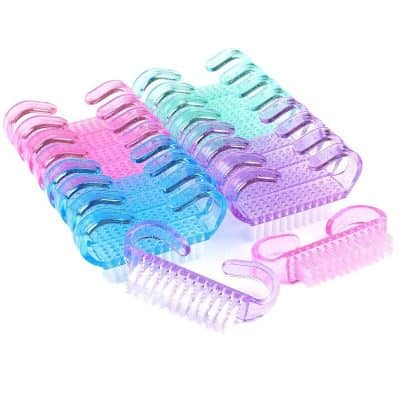 Brightly colored plastic eyelash combs, ideal for beauty salons and personal use, help separate and style eyelashes. Perfect for eyelash extensions and makeup touch-ups, ensuring flawless lash looks.