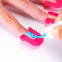 High-quality nail polish applicator in vibrant pink. Easily design and decorate nails with precision. Perfect for professional or at-home manicures and pedicures, enhancing the beauty of nails.
