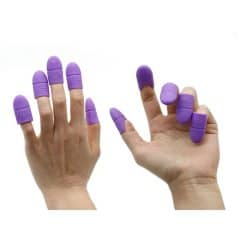 Bright purple finger protectors for eyewear fitting and handling, ideal for opticians and eyewear shops to ensure hygienic and precise assembly. High-quality, durable, and comfortable silicone finger caps for professional use.