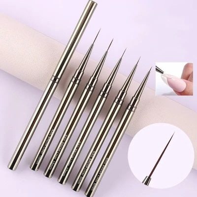 Precision eyelash extension tweezers for professionals, perfect for detailed work, creating natural or dramatic eyelash extensions, and ideal for salon or individual use.