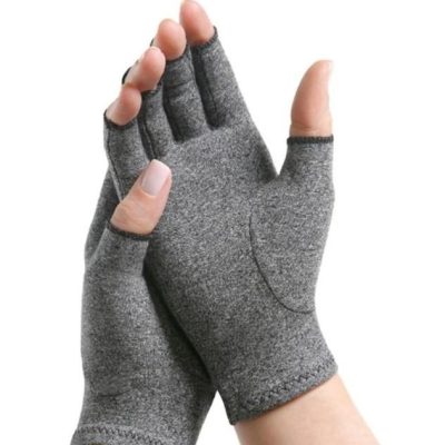 High-quality grey fitness gloves for enhanced grip and protection. Perfect for sports, workouts, and outdoor activities. Comfortable, durable, and stylish.