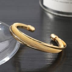Elegant and stylish gold bracelet for women, perfect for fashion accessories and jewelry collections, showcasing premium quality and craftsmanship.