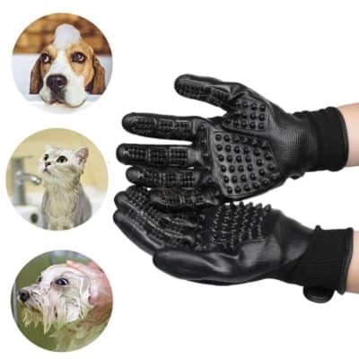 Pet grooming gloves designed for cats, dogs, and small animals, with gentle massage and shedding control. Perfect for easy, stress-free grooming at home or at the vet.